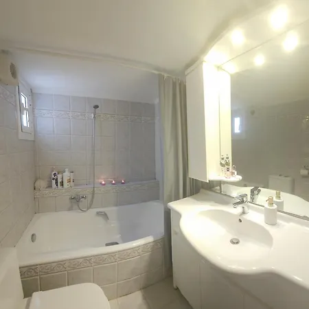 아파트 Sunset Cruise